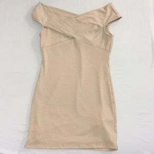 ✨🆕🐌 Off Shoulder Dress NWOT